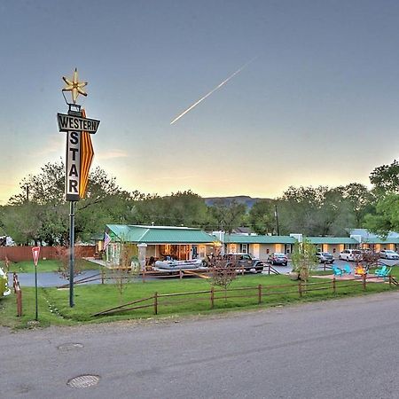 Western Star Inn Rifle Exteriör bild