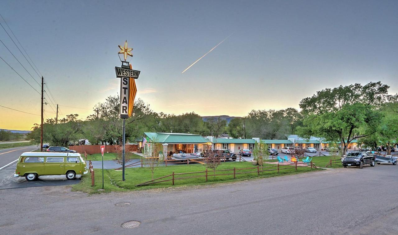 Western Star Inn Rifle Exteriör bild